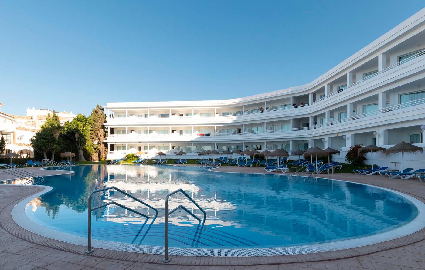 Hotel-Club-Palia-La-Roca-Pool-2