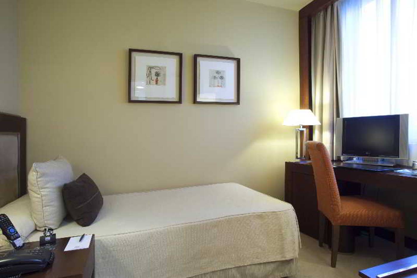 Nuevo-Madrid-Room-19