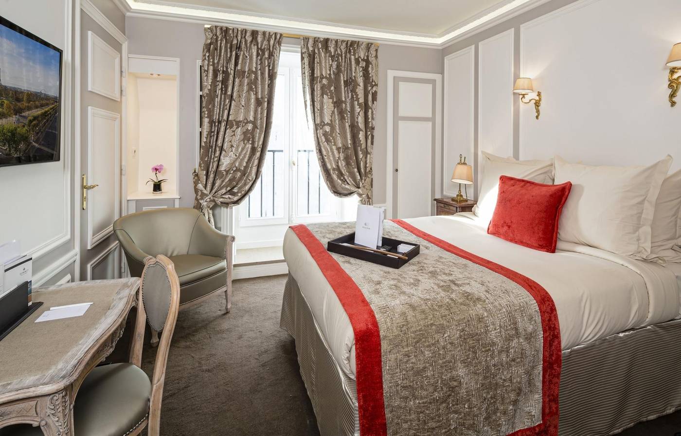 Regina-Hotel-Room-27