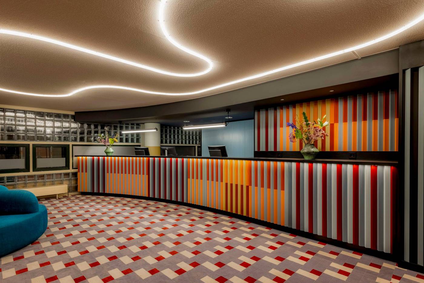 NH-Amsterdam-Museum-Quarter-Lobby-19