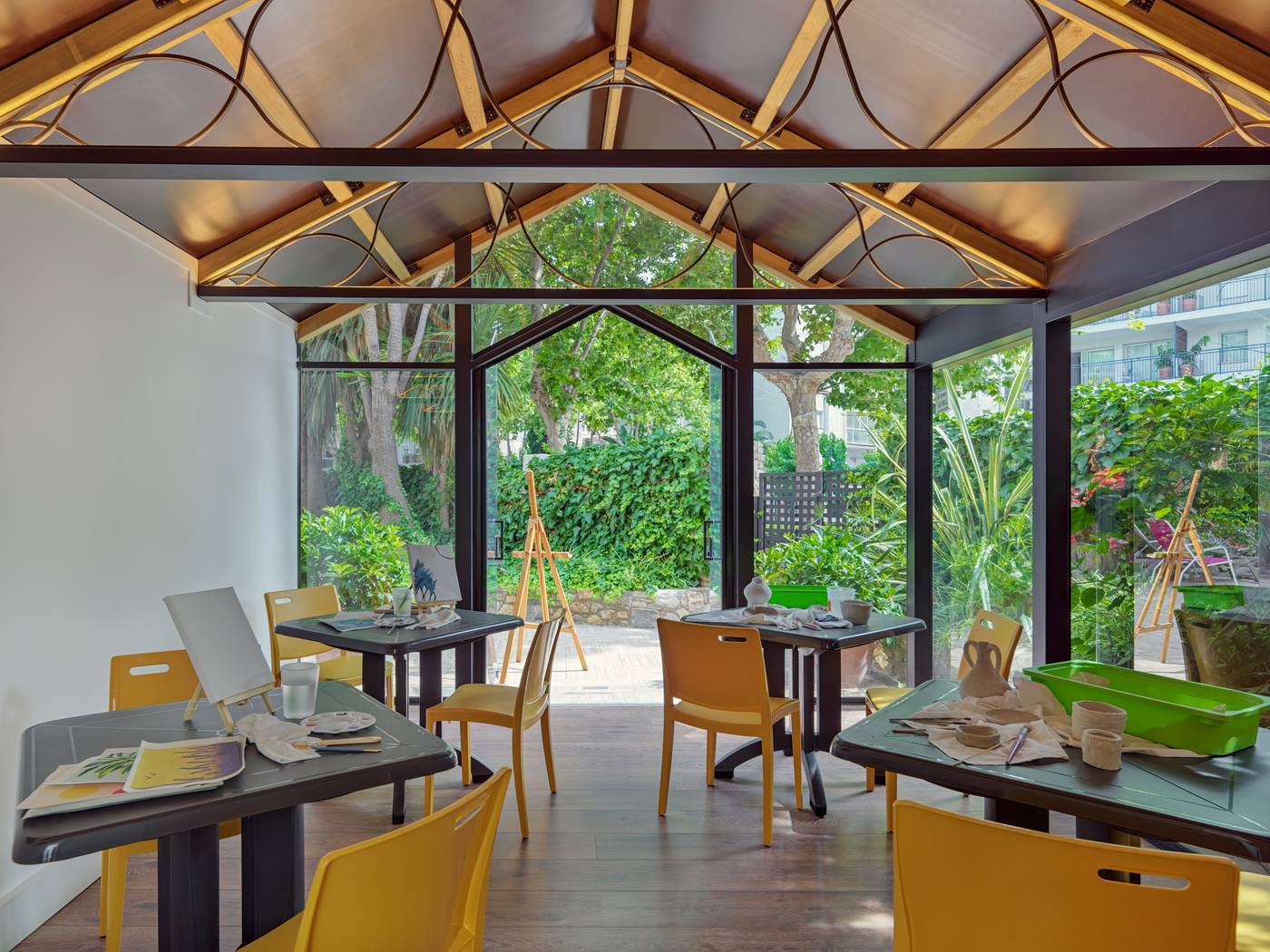 H10-Vintage-Salou---Adults-Only--16---Sports-and-Entertainment-49