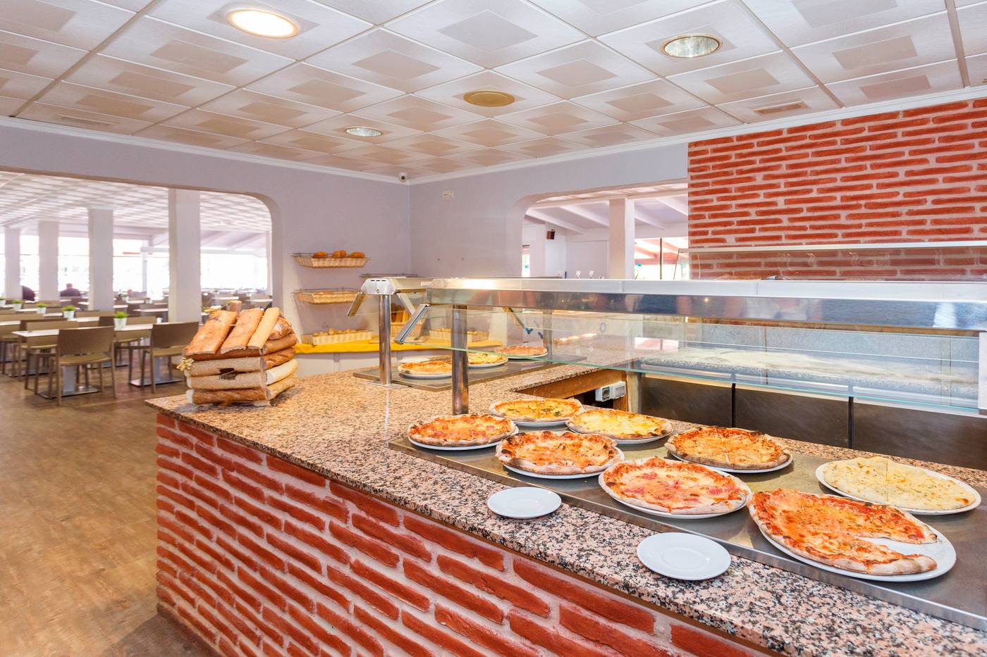 Carema-Club-Resort-Restaurant-44