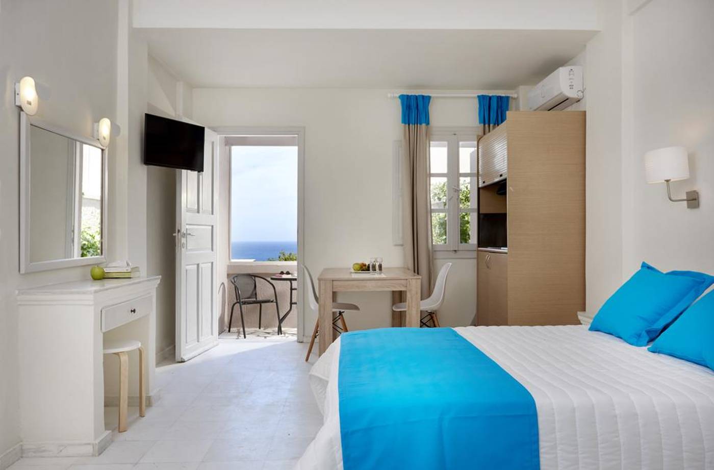 Terra-Blue-Santorini-Room-12
