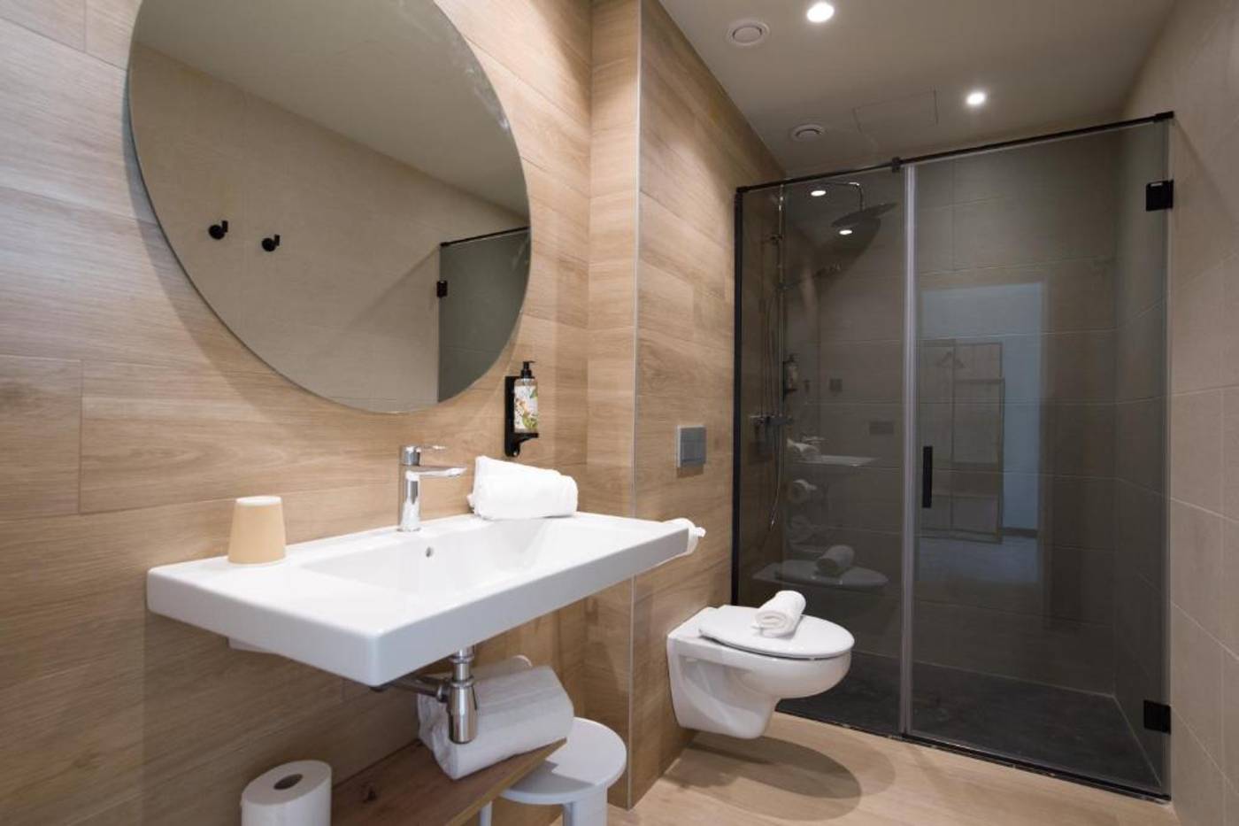 Bed4U Santander-Spain-Santander-Room-9