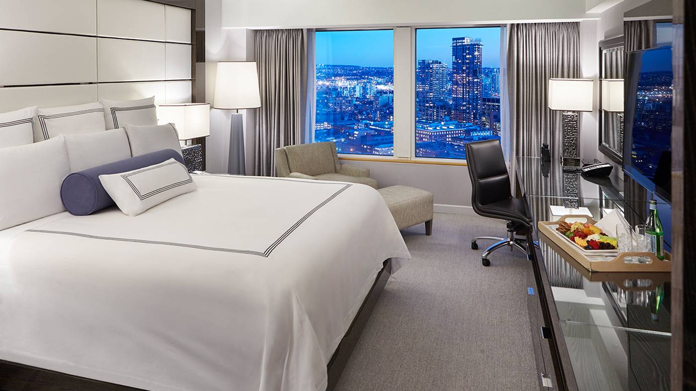Pan-Pacific-Vancouver-Room-17
