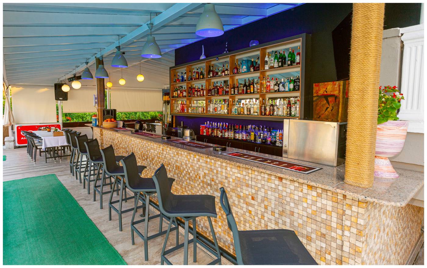 Club-Ako-Apart-Restaurant-12