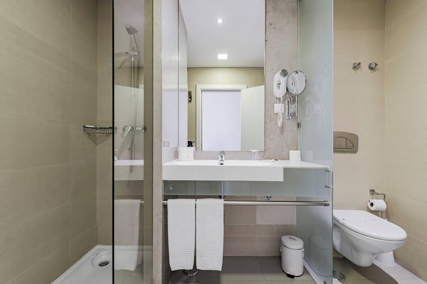 Lisboa-Central-Park-Room-19