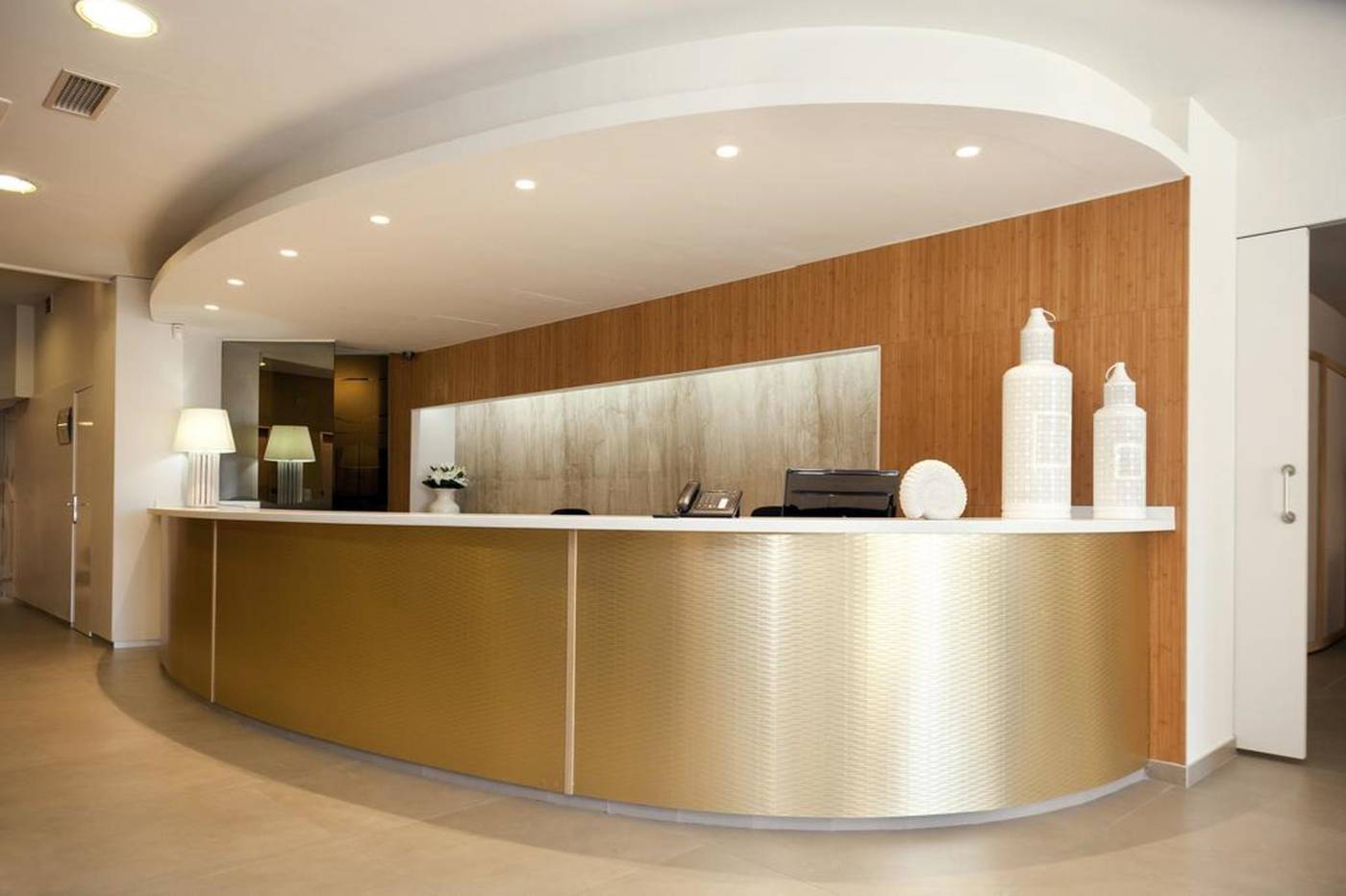 Port-Eugeni-Lobby-17