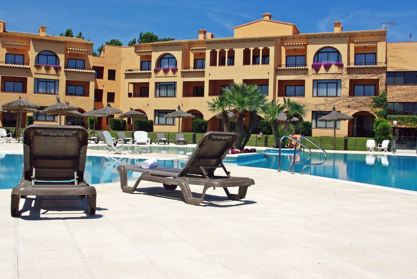 La-Costa-Hotel-Golf---Beach-Resort-Pool-2