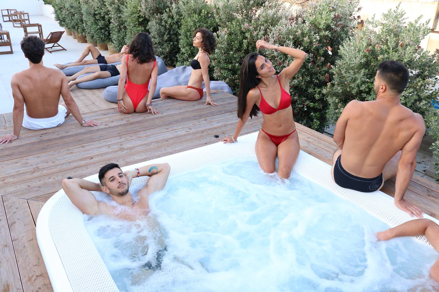 Alkamuri-Posh-Hotel---Spa-Pool-3