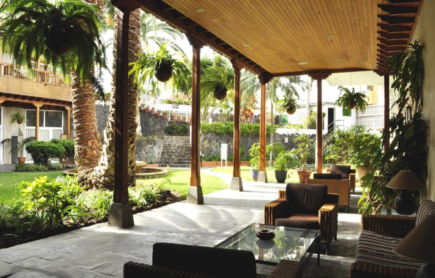 Catalonia-las-Vegas-Terrace-12