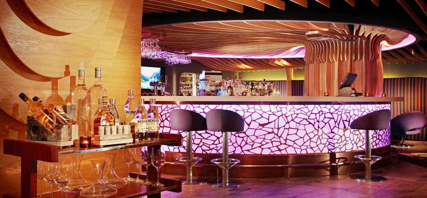 The-Luxe-Manor-Restaurant-14