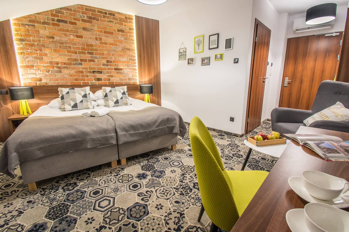 Hotel-Lavender-Room-2