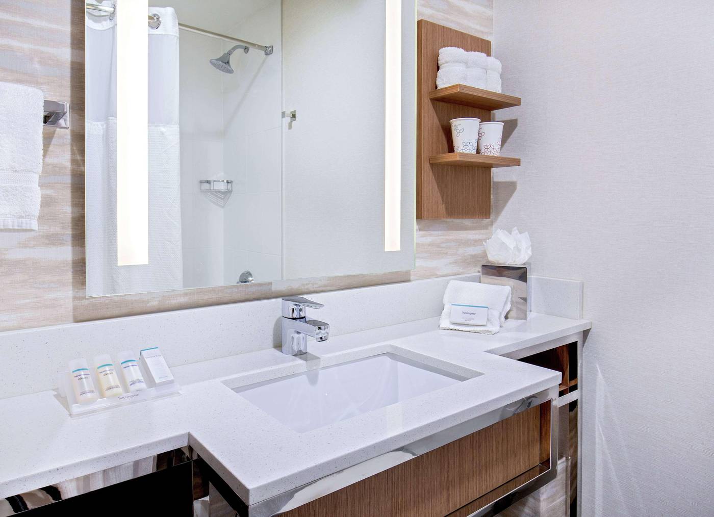 Hilton-Garden-Inn-Chelsea-Room-9