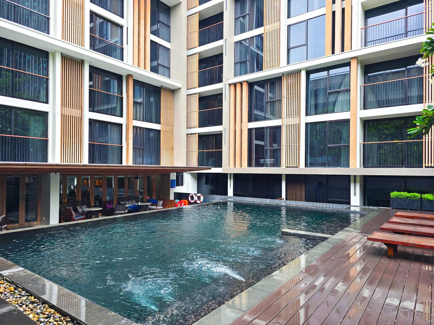 Arcadia-Suites-Bangkok-Pool-51