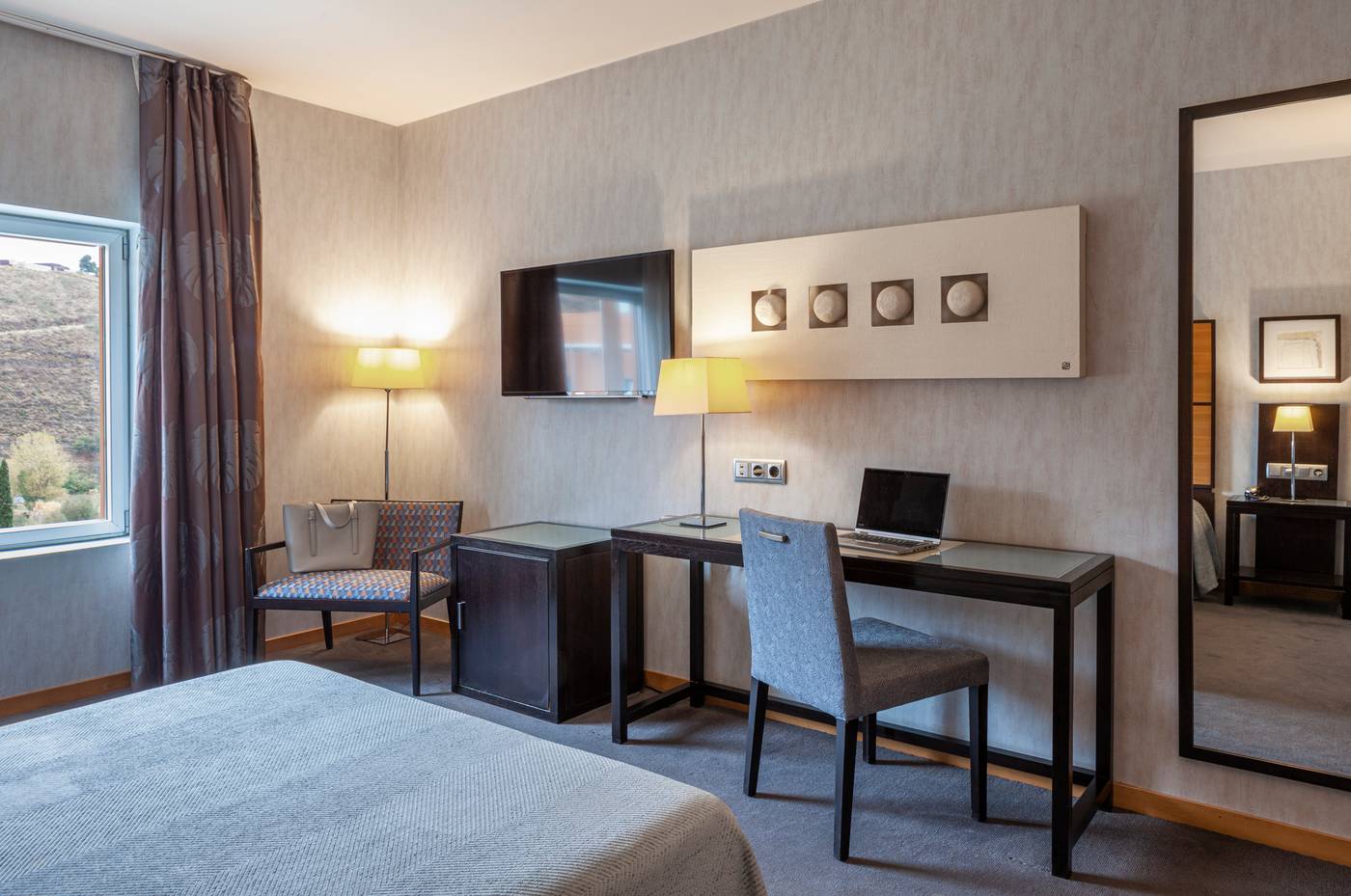 Macia Real de la Alhambra-Spain-GRANADA-Room-2