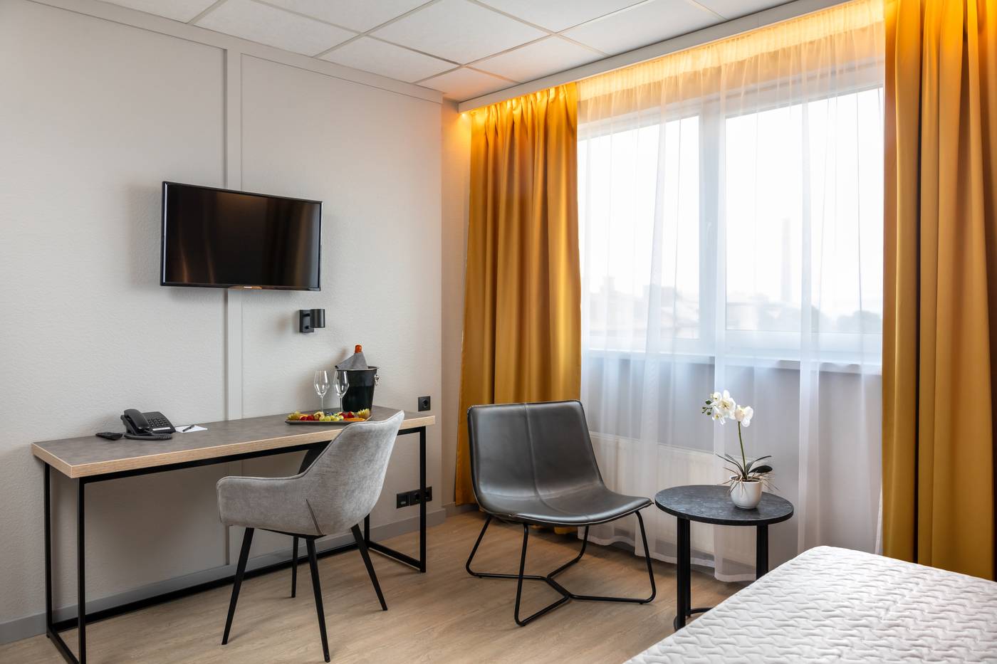 Metropol-Hotel-Room-17