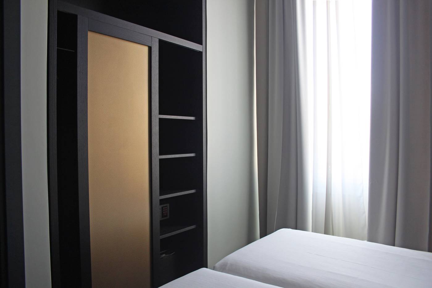c-hotels-Diplomat-Room-22