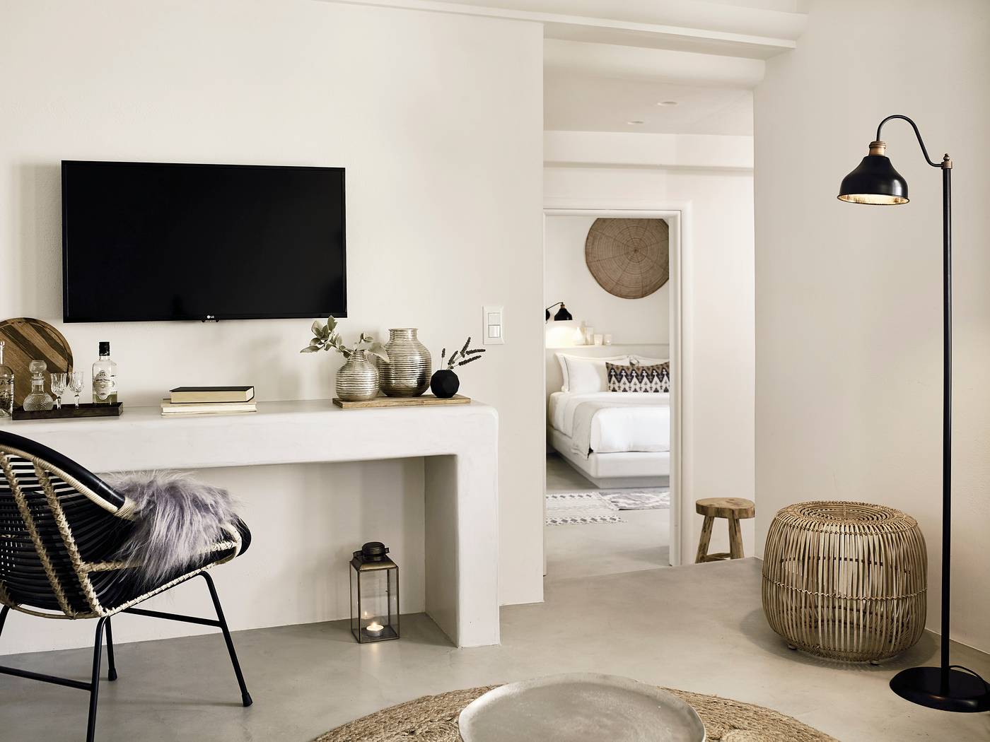 Santo-Maris-Oia--Luxury-Suites---Spa-Room-47