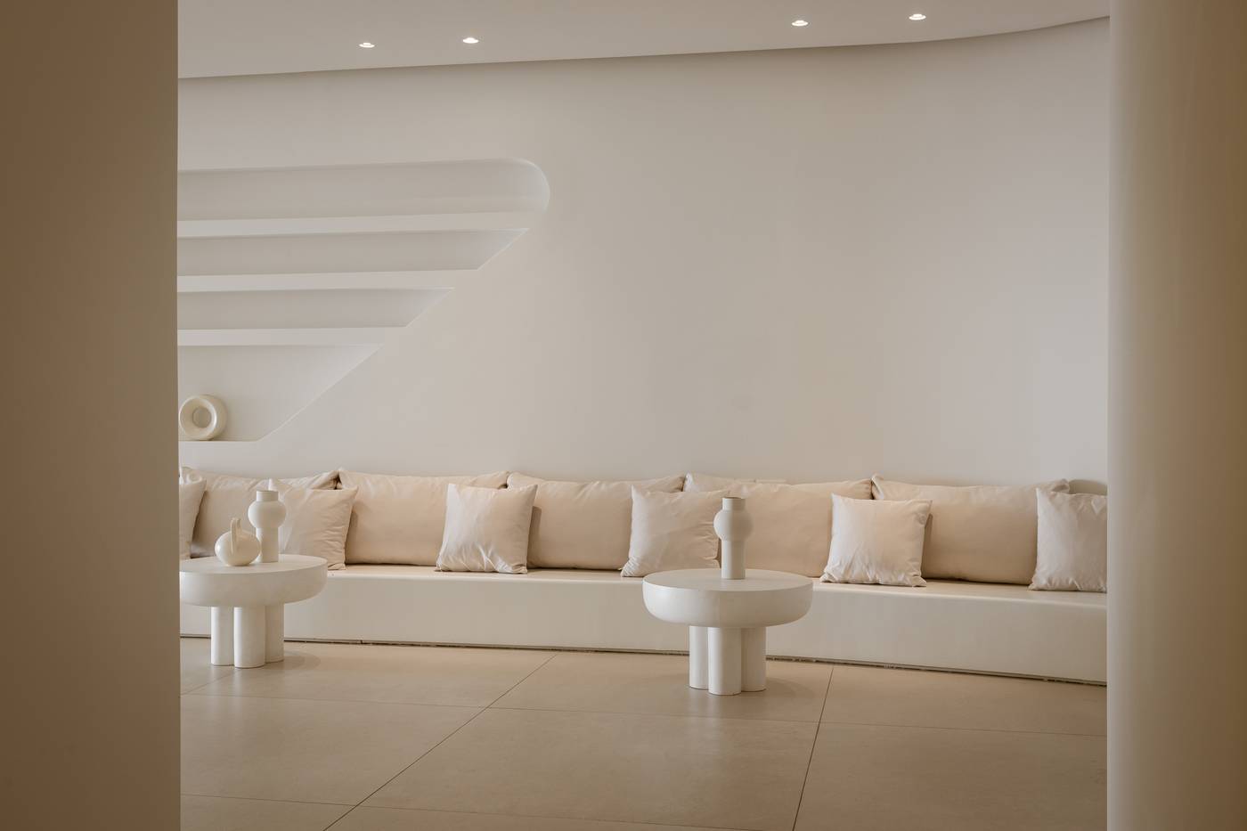 Lovia-Mykonos-Lobby-55