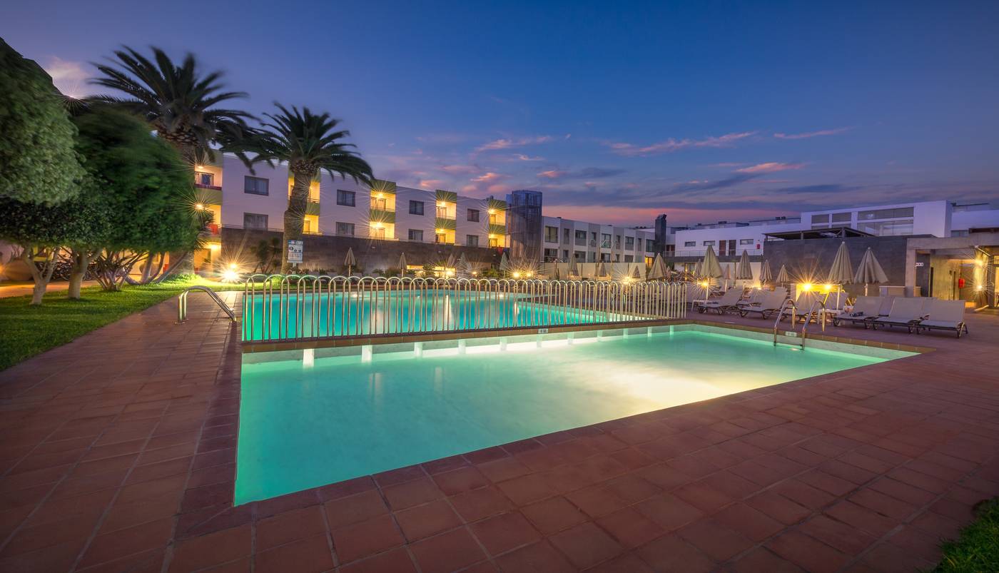 Hotel-LIVVO-Corralejo-Beach-Pool-3