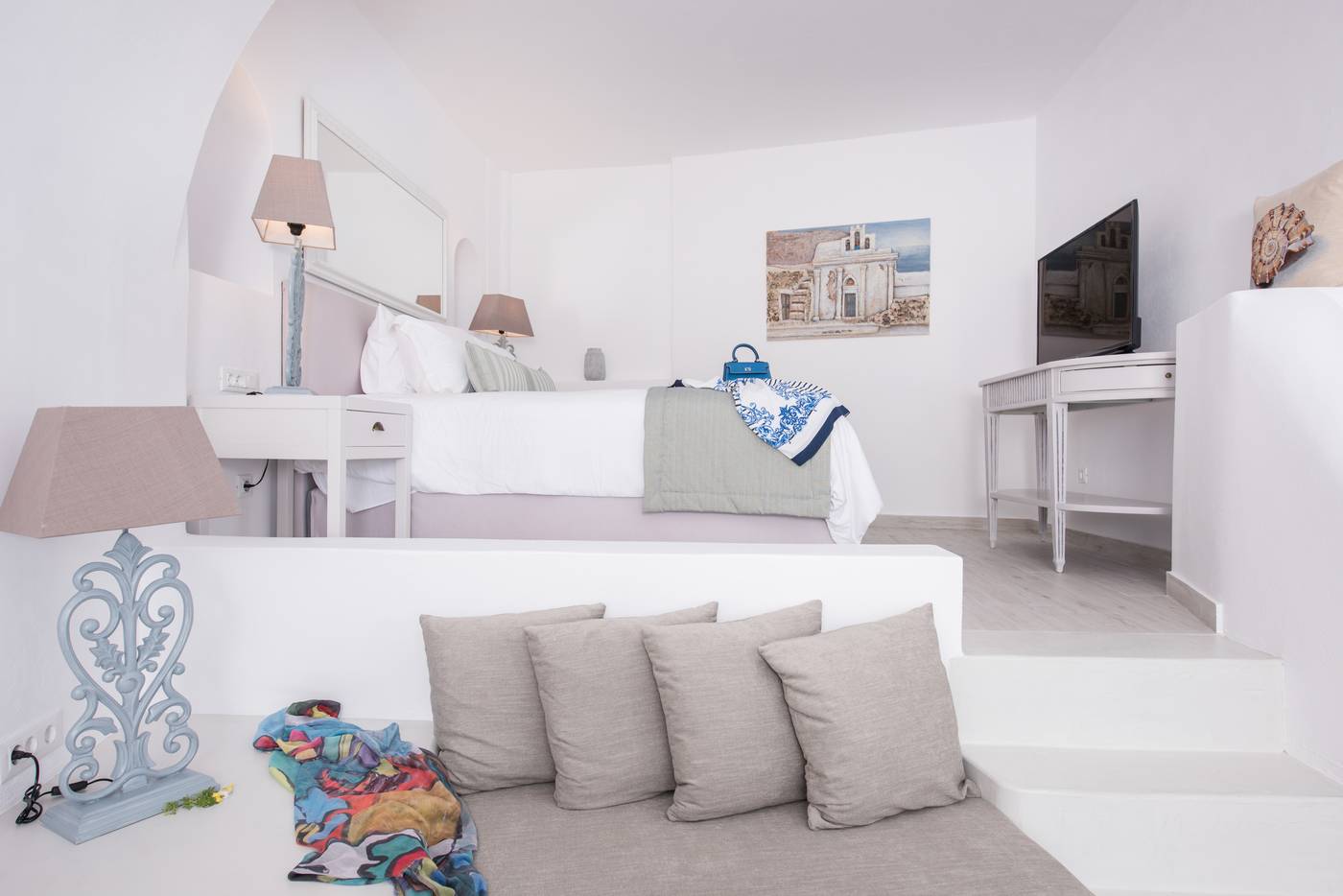 Aqua-Luxury-Suites-Room-12