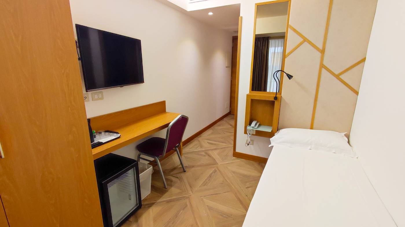 Catania-Sea-Palace-Hotel-Room-15