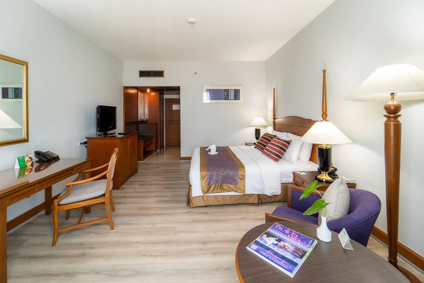 Century-Park-Room-26