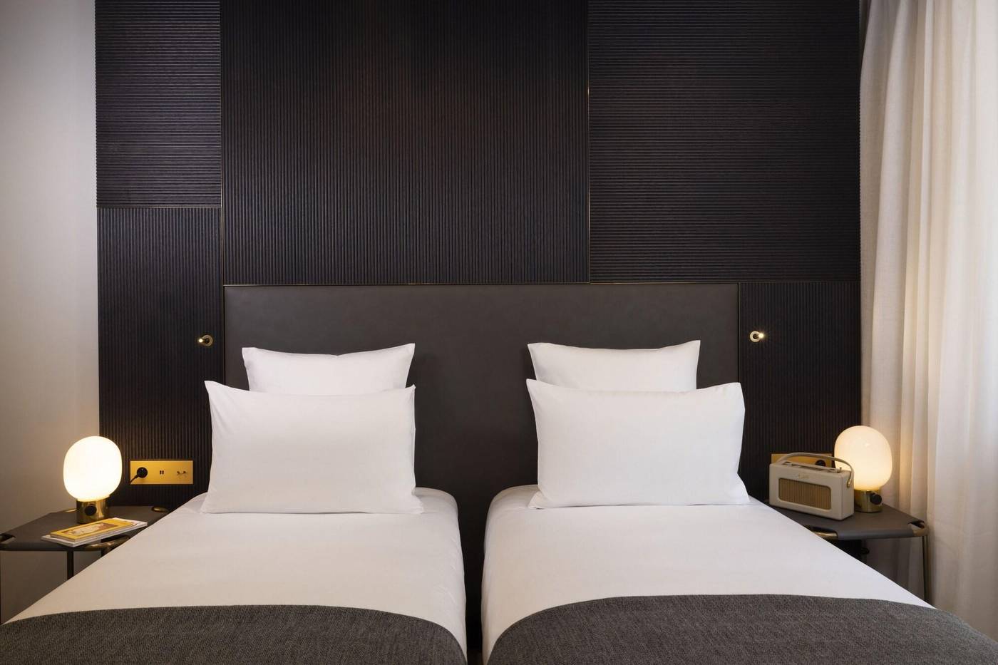 Quinzerie-Hotel---Tour-Eiffel-Room-38