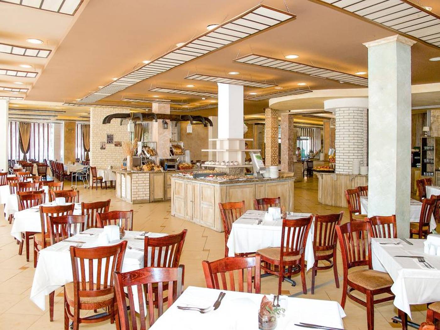 Tiara-Beach-Restaurant-24