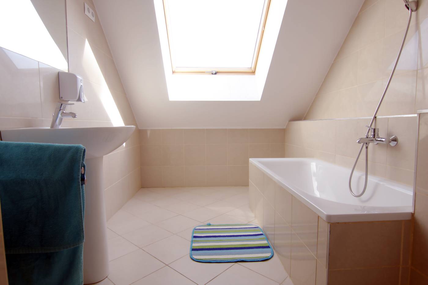 Gozsdu-Court-Room-33