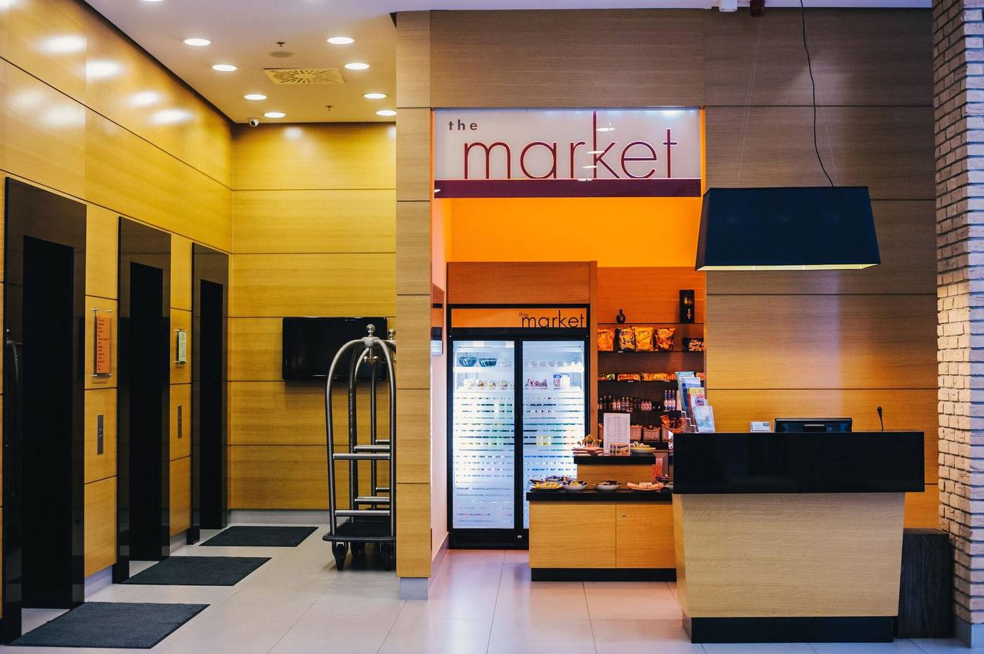 Courtyard-Budapest-Bar-20