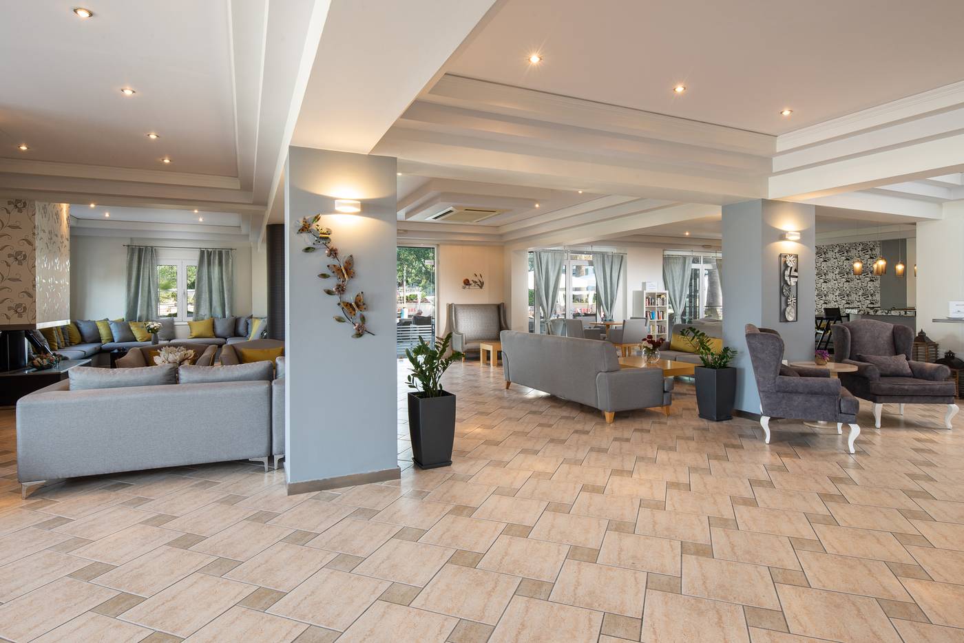 Flegra-Palace-Lobby-68