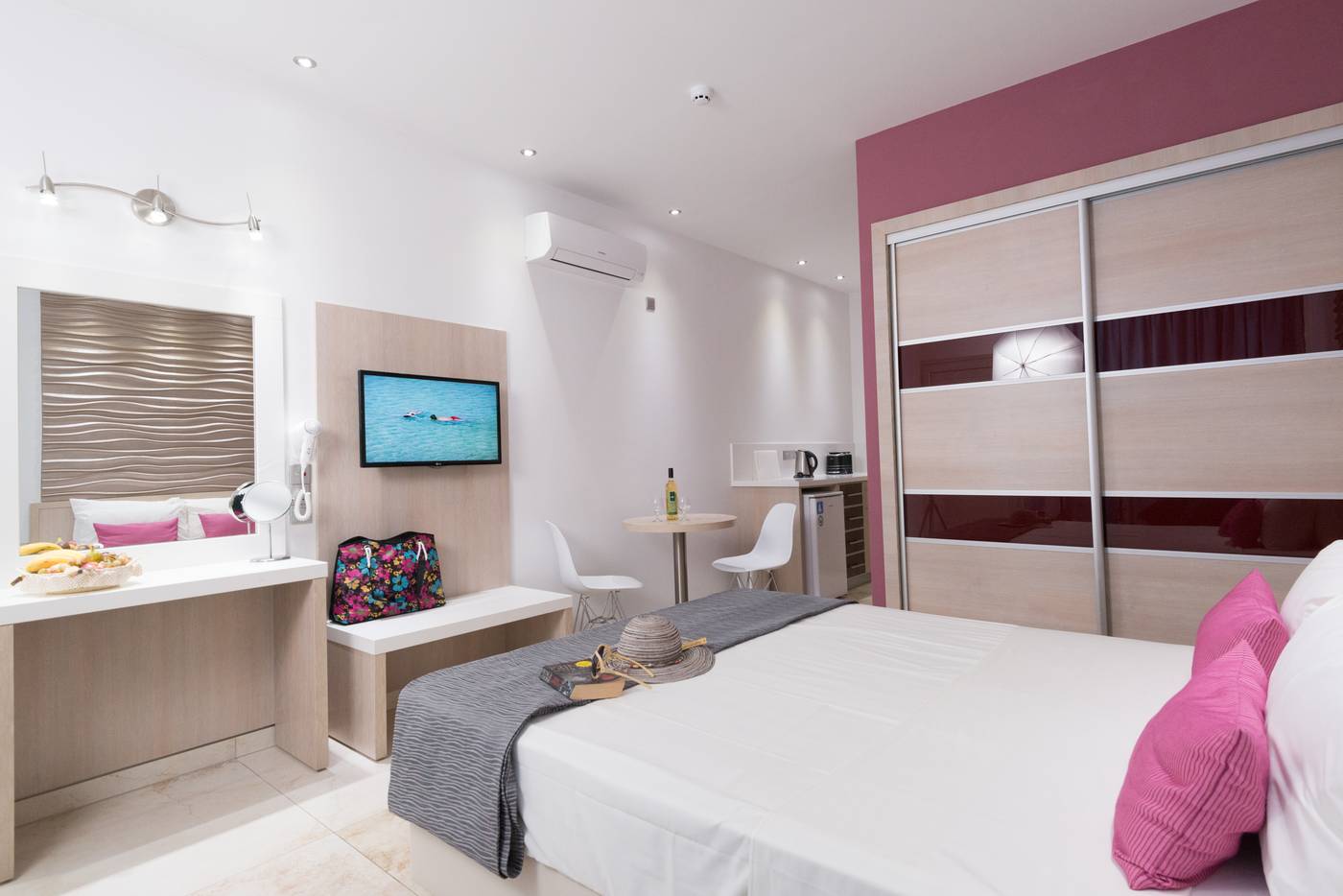 Loutsiana-Hotel-Apartments-Room-16