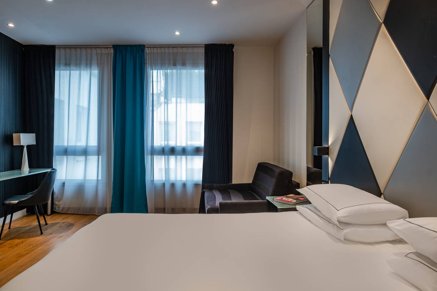 L-Empire-Paris-Room-27