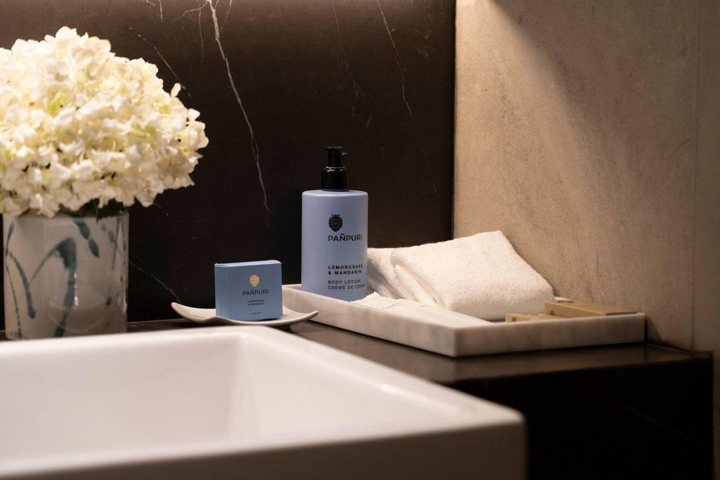 Walton-Suites-Sukhumvit-Room-61