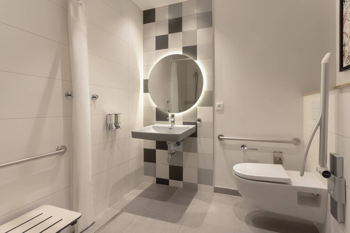 Hampton-By-Hilton-Malaga-Martiricos-Room-23