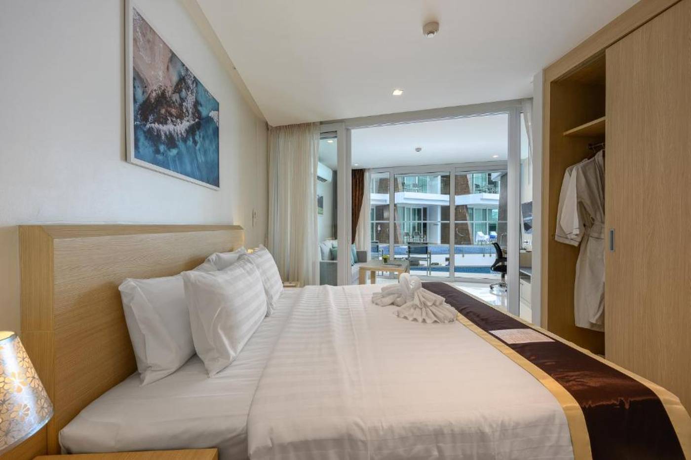 The-Beachfront-Hotel-Phuket-Room-32