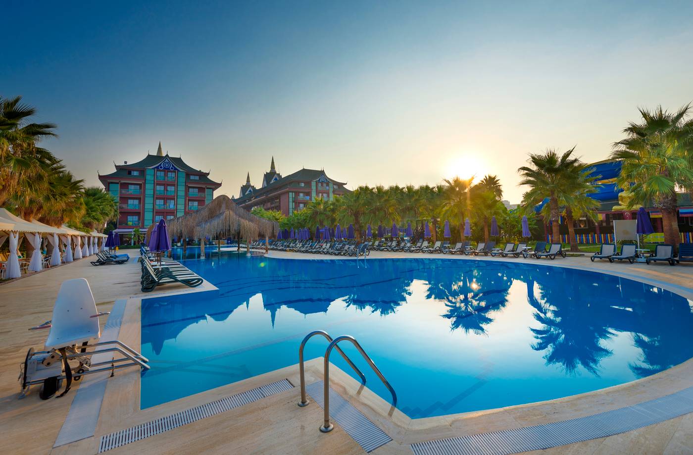 Siam-Elegance-Hotel---Spa-Pool-1