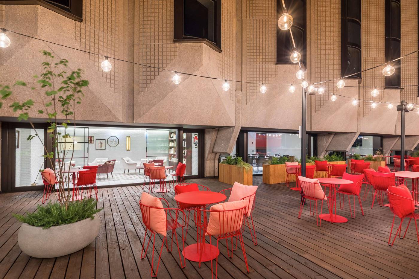 Canopy-by-Hilton-Madrid-Castellana-Restaurant-59