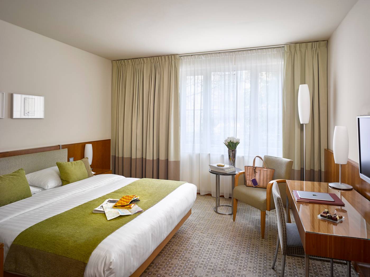 K-K-Hotel-Central-Room-12