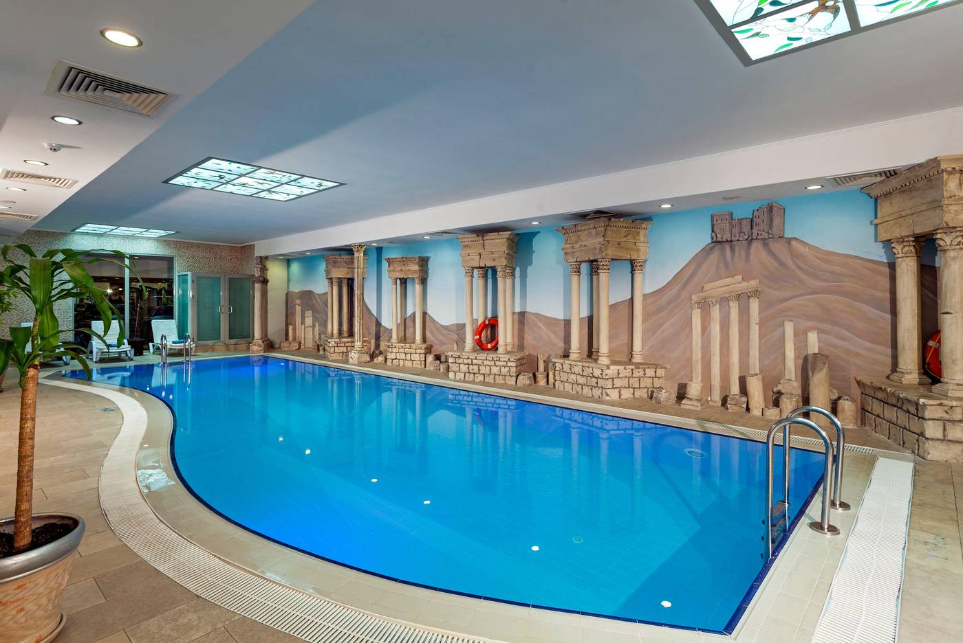 Crowne-Plaza-Antalya-Pool-73