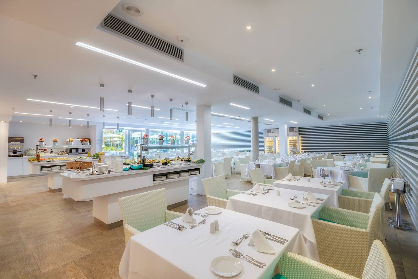 Hotel-LIVVO-Los-Calderones-Restaurant-22