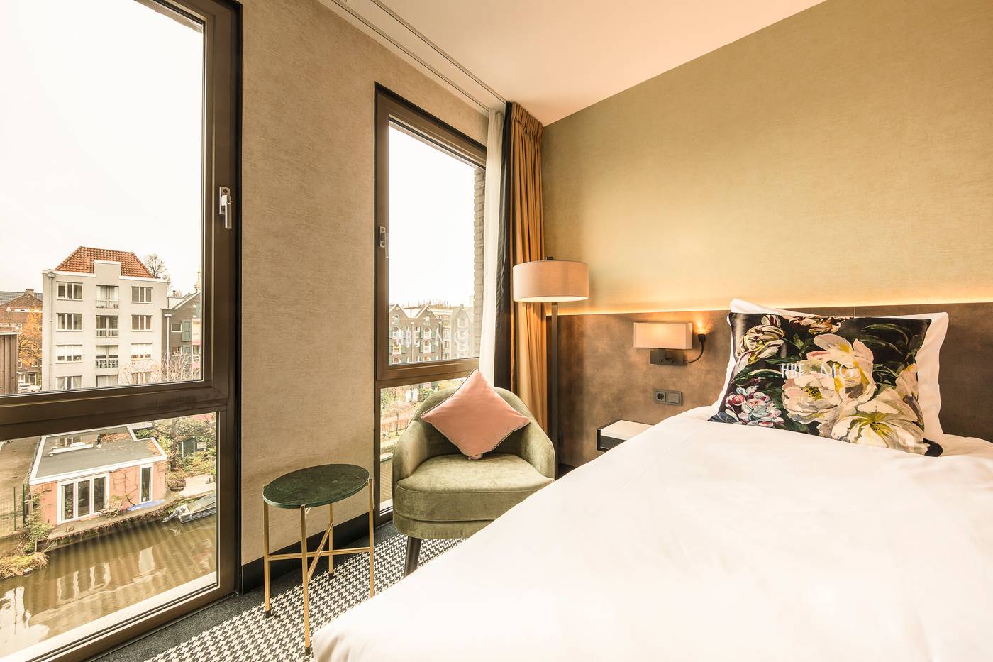 Monet-Garden-Hotel-Amsterdam-Room-9