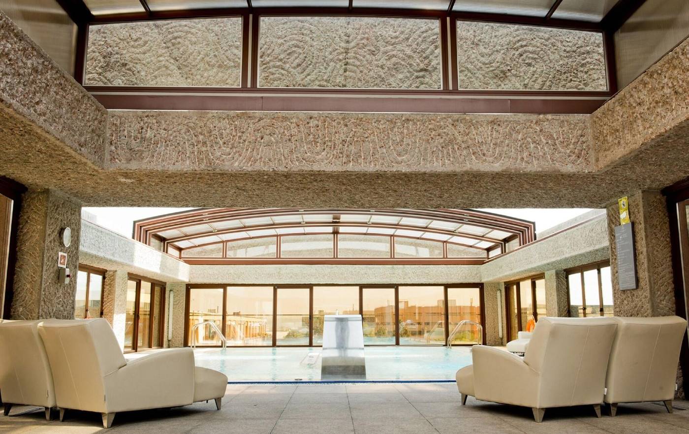 Hilton-Madrid-Airport-Pool-24