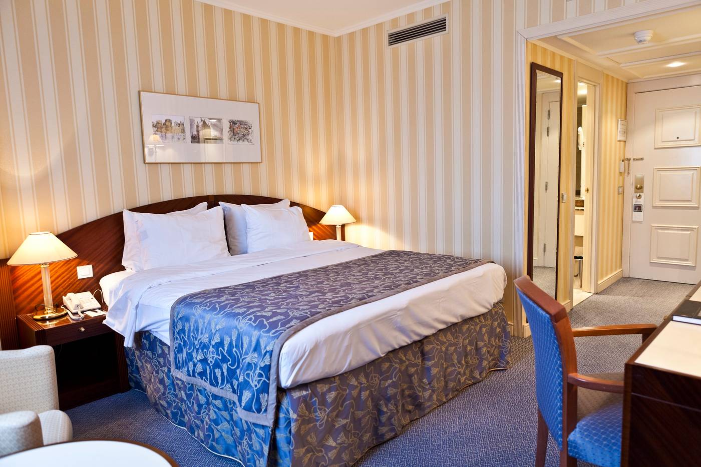 Le-Chatelain-Hotel-Room-6