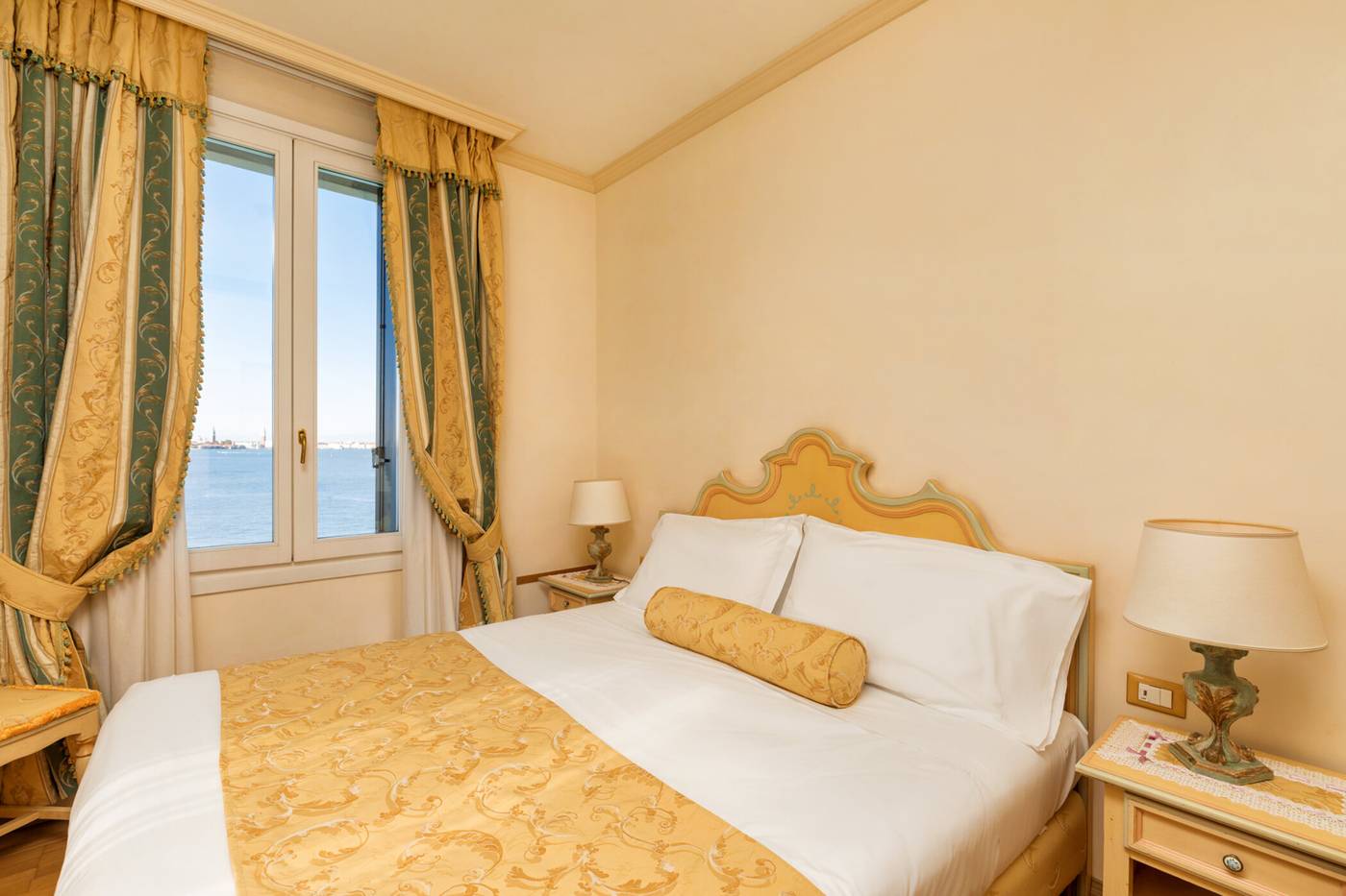 Villa-Laguna-Room-13