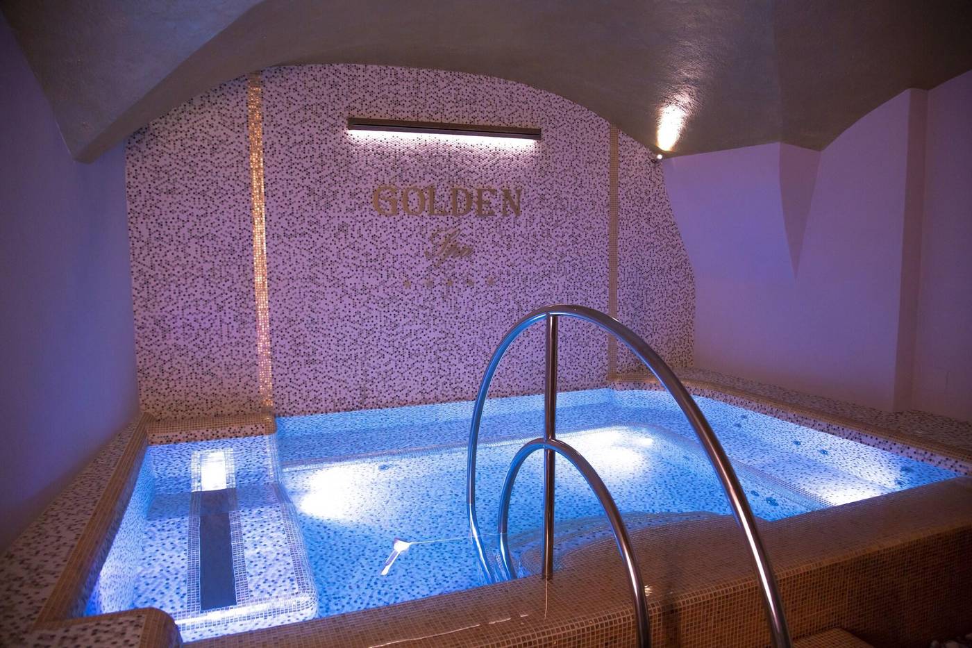 Golden-Tower-Hotel---Spa-Sports-and-Entertainment-89