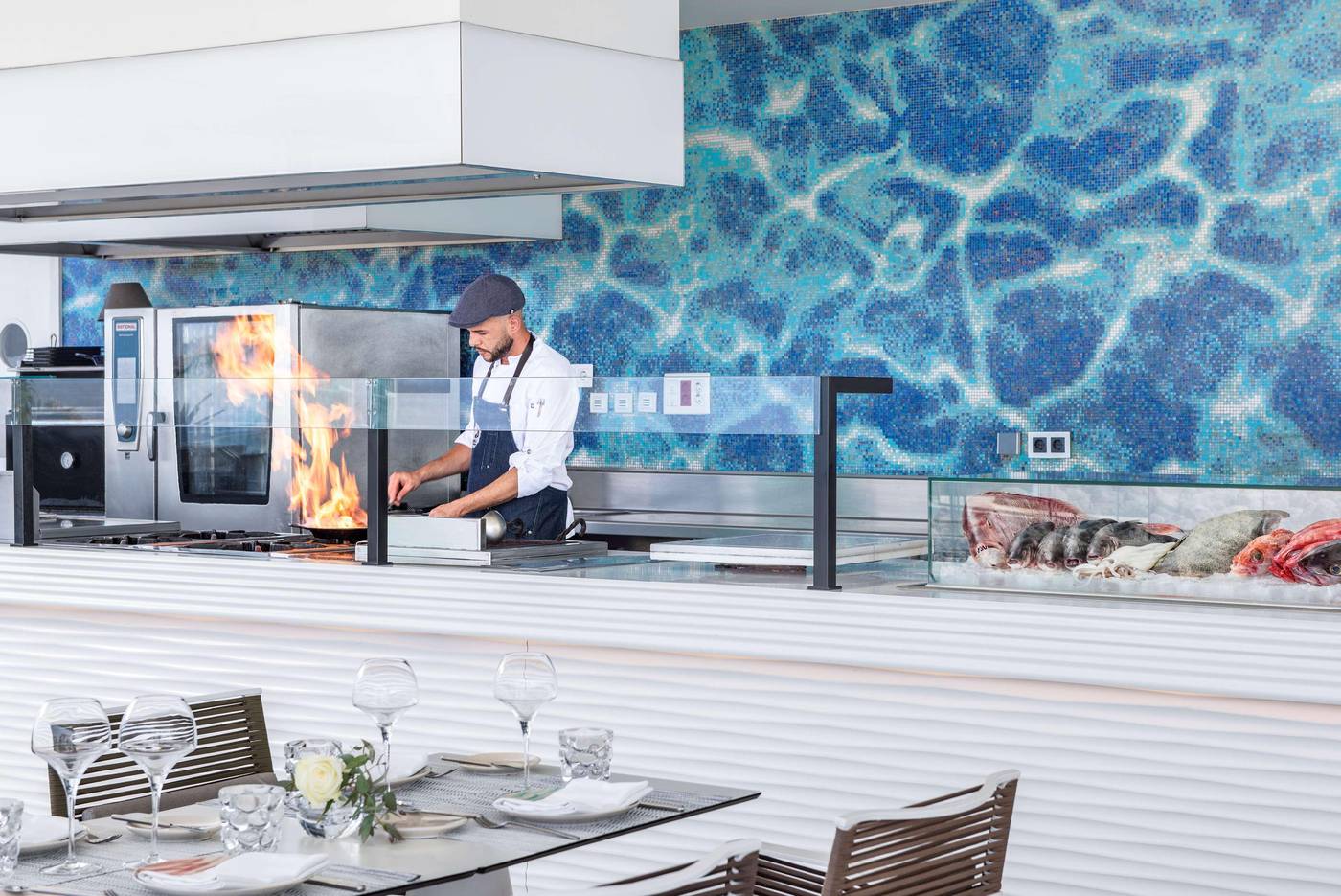 Royal-Hideaway-Corales-Suites--part-of-Barcel---Hotel-Group-Restaurant-40