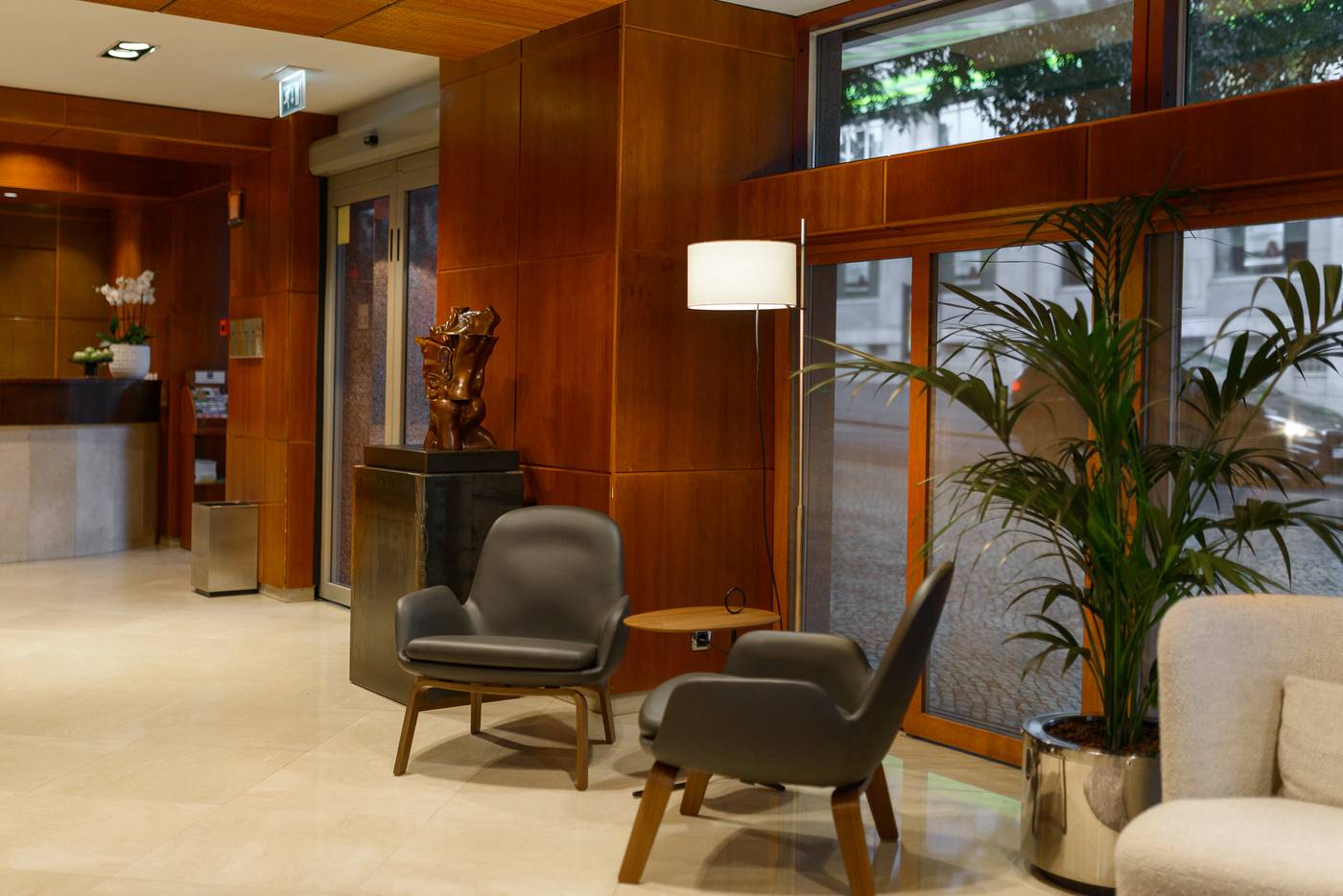 Dom-Carlos-Liberty-Lobby-13